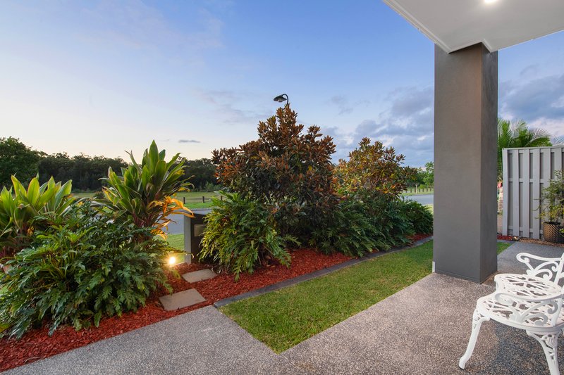 Photo - 25 Amazon Circuit, Helensvale QLD 4212 - Image 3