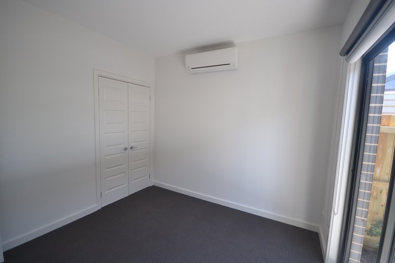Photo - 2/5 Ameily Crescent, Reservoir VIC 3073 - Image 8