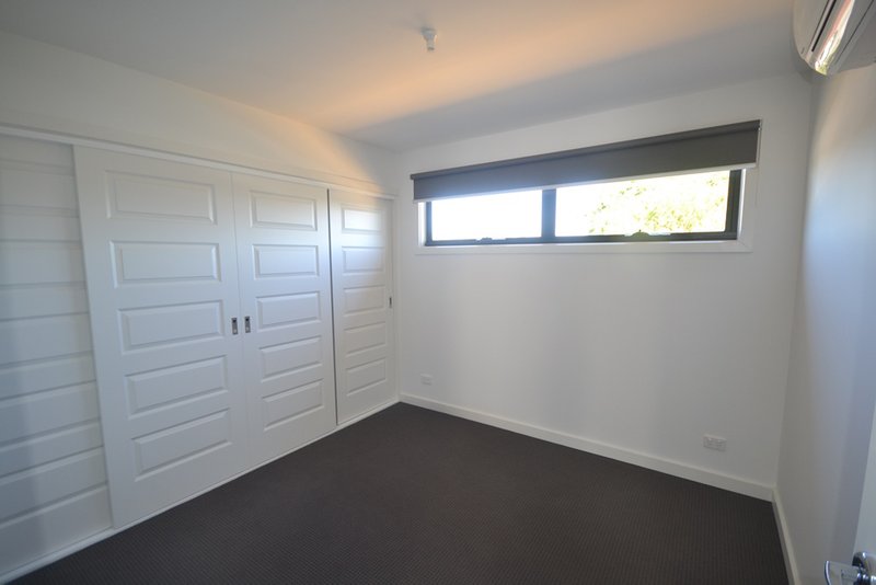 Photo - 2/5 Ameily Crescent, Reservoir VIC 3073 - Image 9