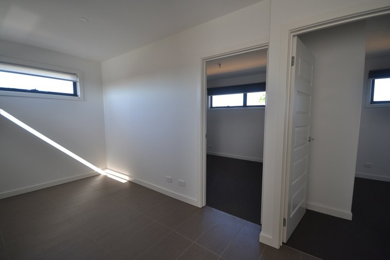 Photo - 2/5 Ameily Crescent, Reservoir VIC 3073 - Image 13