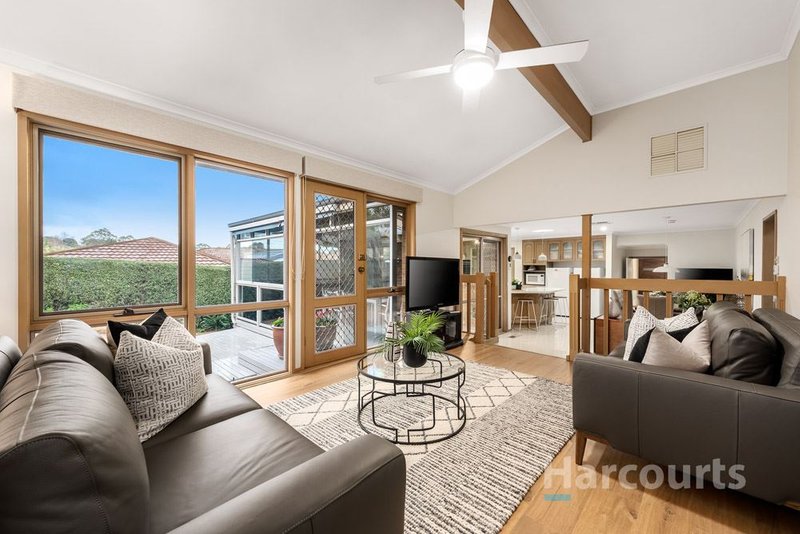 Photo - 25 Amersham Drive, Wantirna VIC 3152 - Image 6