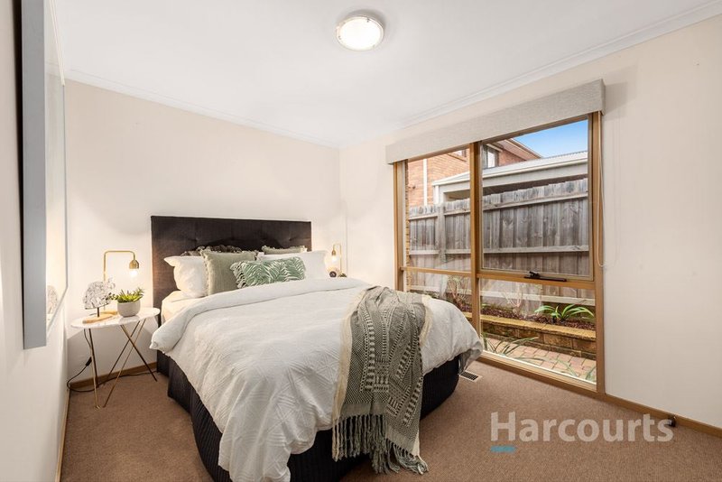 Photo - 25 Amersham Drive, Wantirna VIC 3152 - Image 10