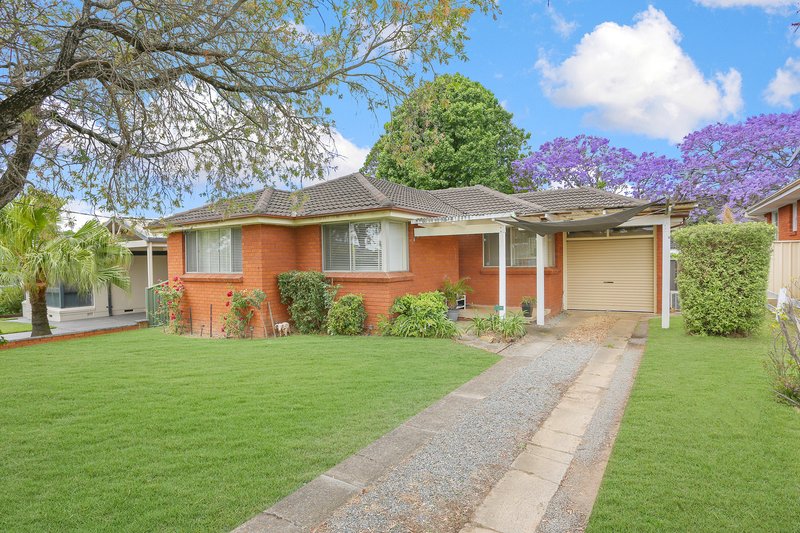 25 Andrews Avenue, Toongabbie NSW 2146