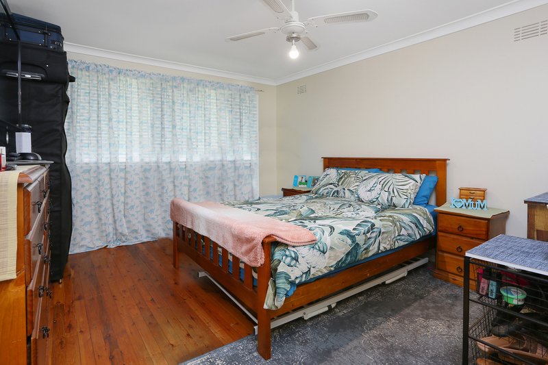 Photo - 25 Andrews Avenue, Toongabbie NSW 2146 - Image 4