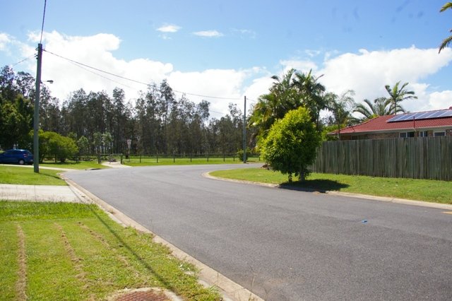 Photo - 25 Antigua Crescent, Deception Bay QLD 4508 - Image 5