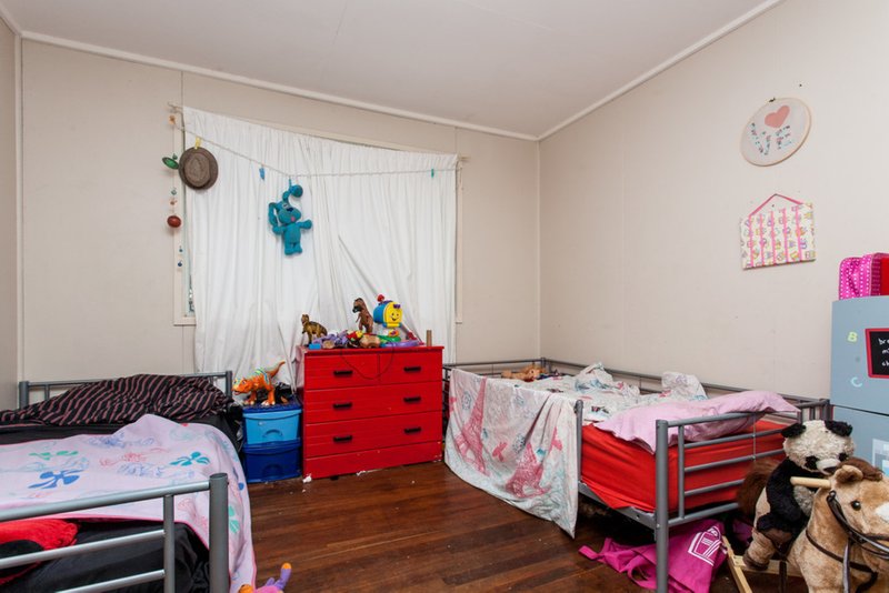 Photo - 25 Audrey Street, Goodna QLD 4300 - Image 5