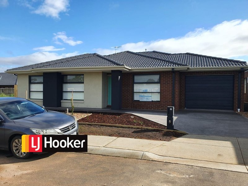 25 Ayesha Avenue, Melton South VIC 3338