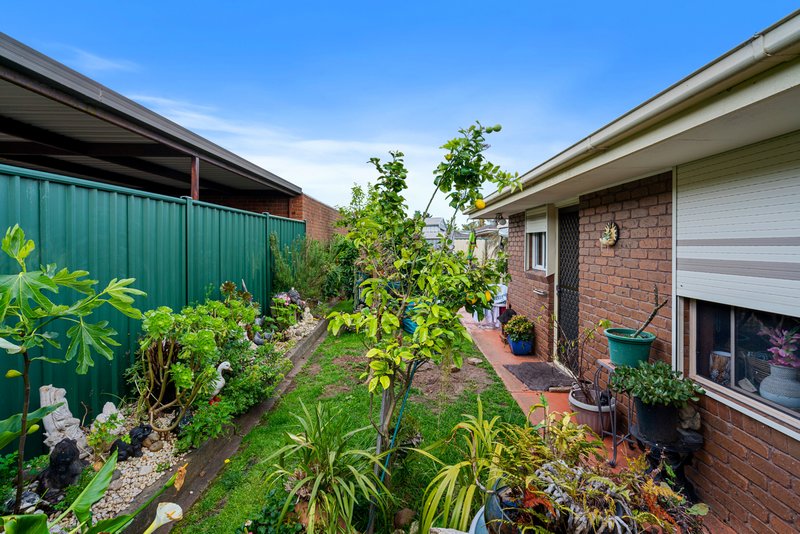 Photo - 25 Baguley Crescent, Kings Park VIC 3021 - Image 16