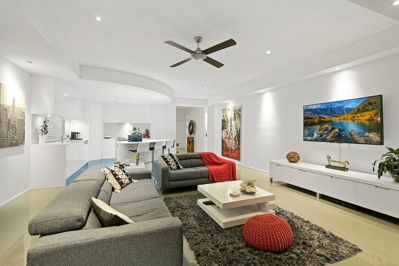 Photo - 2/5 Bali Avenue, Palm Beach QLD 4221 - Image 6