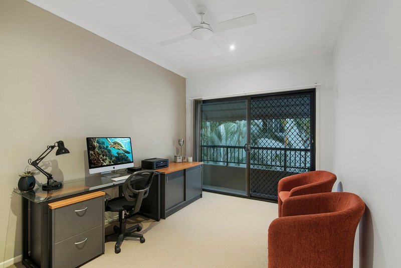 Photo - 2/5 Bali Avenue, Palm Beach QLD 4221 - Image 15