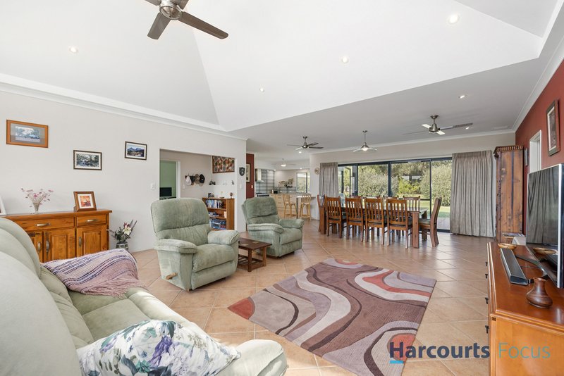 Photo - 25 Ballagar Road, Byford WA 6122 - Image 12