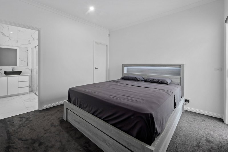 Photo - 2/5 Balmain Court, Lalor VIC 3075 - Image 9