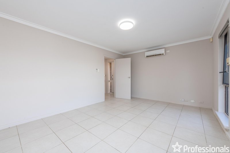 Photo - 25 Bampton Way, Warnbro WA 6169 - Image 7