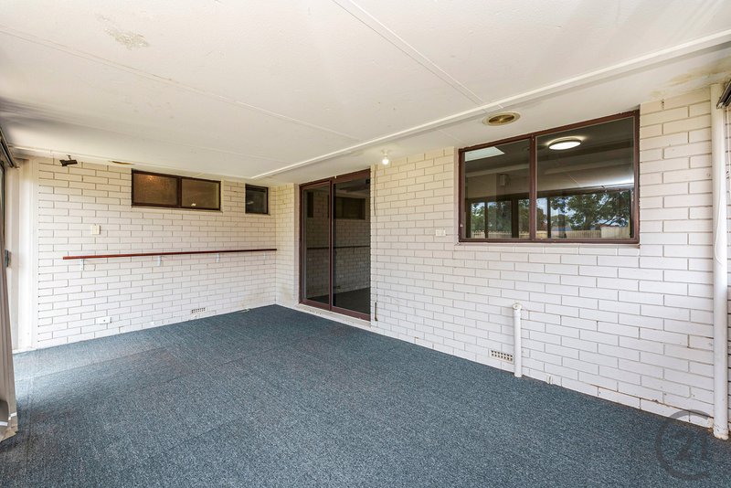 Photo - 25 Bampton Way, Warnbro WA 6169 - Image 7