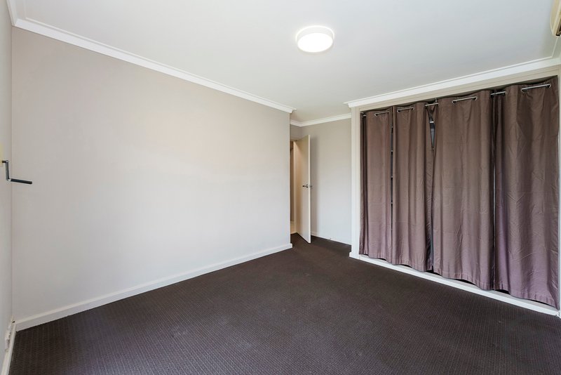 Photo - 25 Bampton Way, Warnbro WA 6169 - Image 9