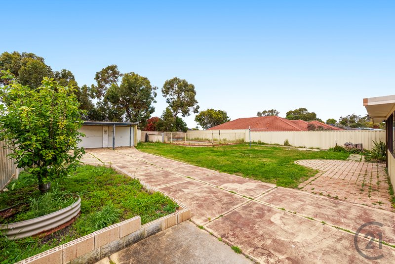 Photo - 25 Bampton Way, Warnbro WA 6169 - Image 12