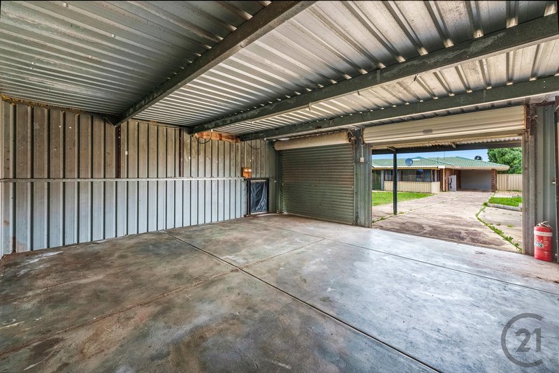Photo - 25 Bampton Way, Warnbro WA 6169 - Image 14