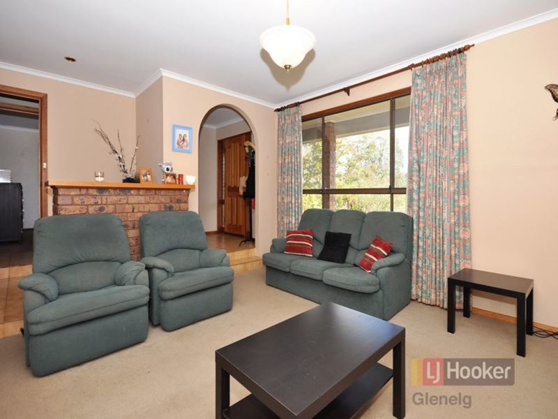 Photo - 25 Banksia Road, Aberfoyle Park SA 5159 - Image 3