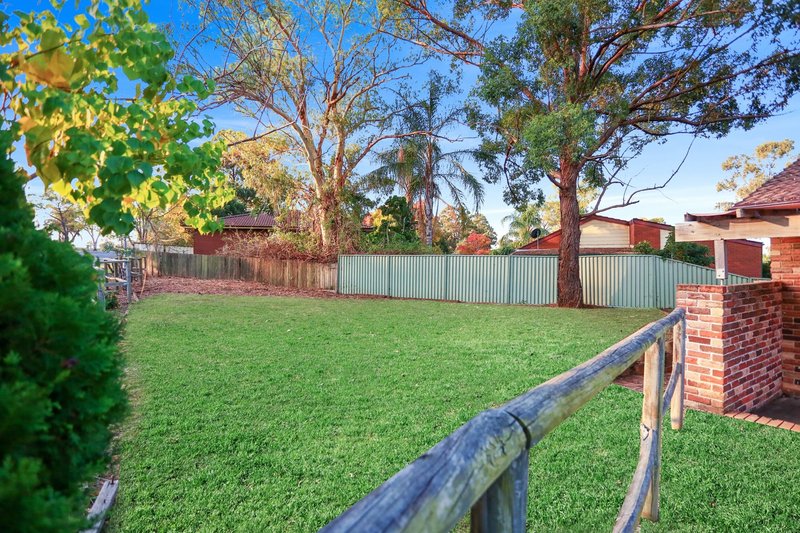 Photo - 25 Bannockburn Ave , St Andrews NSW 2566 - Image 8