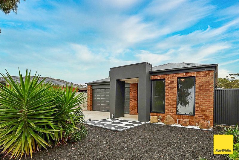 Photo - 25 Barnett Drive, Kangaroo Flat VIC 3555 - Image 2