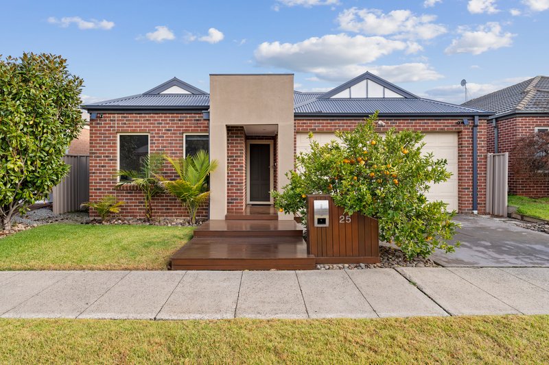 25 Barringo Way, Caroline Springs VIC 3023