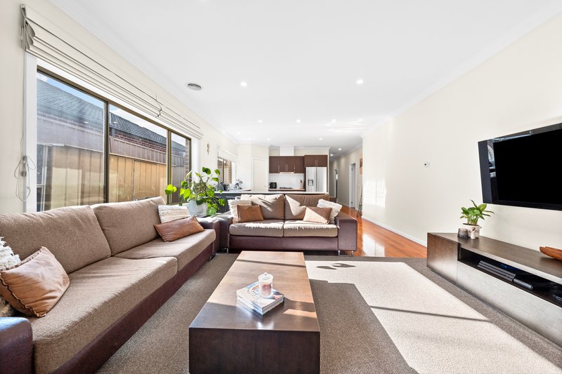 Photo - 25 Barringo Way, Caroline Springs VIC 3023 - Image 3