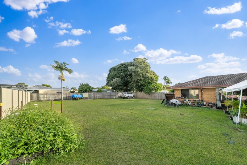 Photo - 25 Bartok Street, Burpengary QLD 4505 - Image 3