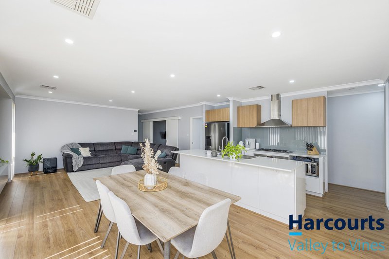 Photo - 25 Barton Street, Aveley WA 6069 - Image 8