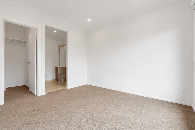 Photo - 25 Basil Drive, Wallan VIC 3756 - Image 8