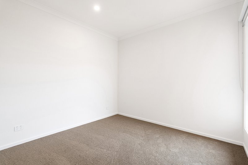 Photo - 25 Basil Drive, Wallan VIC 3756 - Image 10