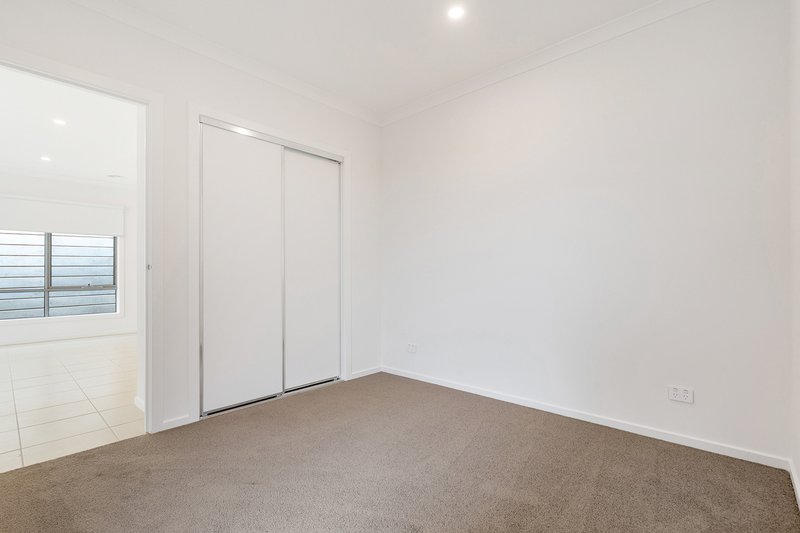 Photo - 25 Basil Drive, Wallan VIC 3756 - Image 11