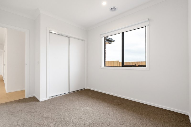 Photo - 25 Basil Drive, Wallan VIC 3756 - Image 12