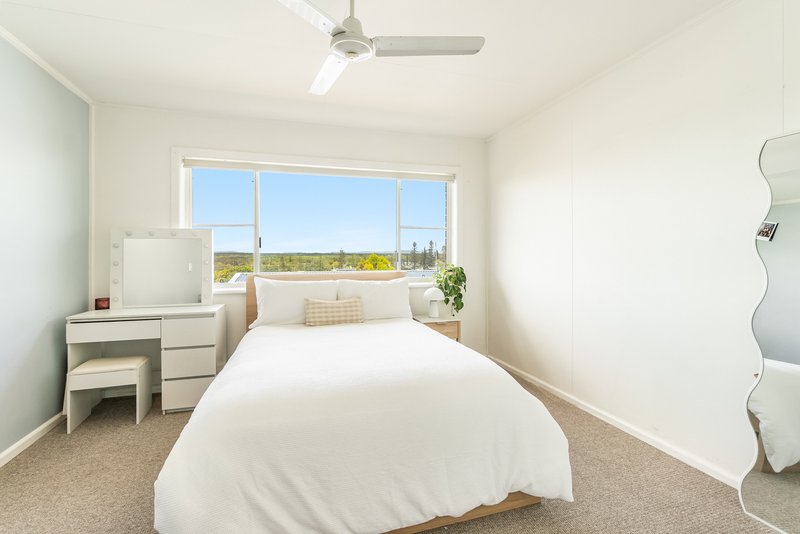 Photo - 2/5 Beach Street, Yamba NSW 2464 - Image 6