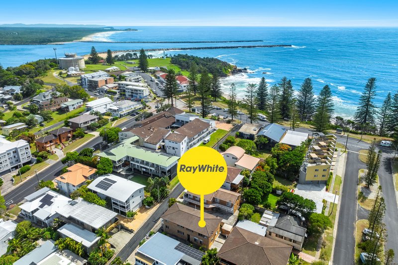 Photo - 2/5 Beach Street, Yamba NSW 2464 - Image 7