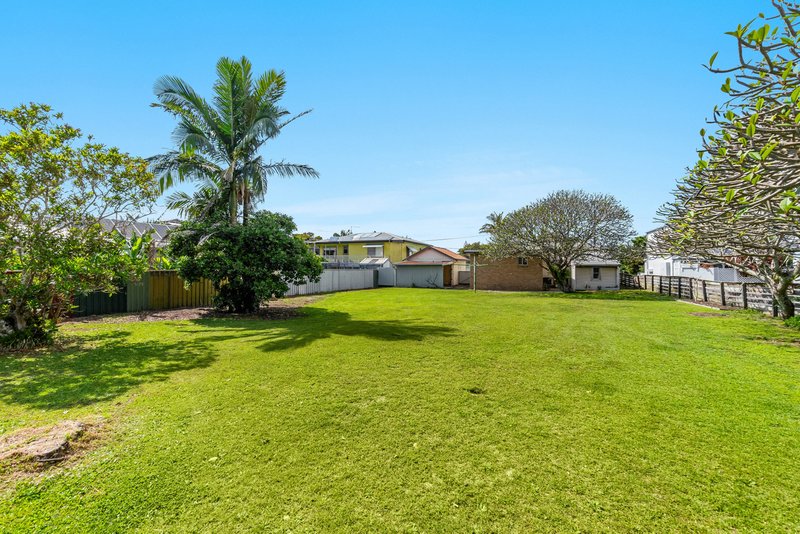 Photo - 25 Beach Street, Yamba NSW 2464 - Image 10