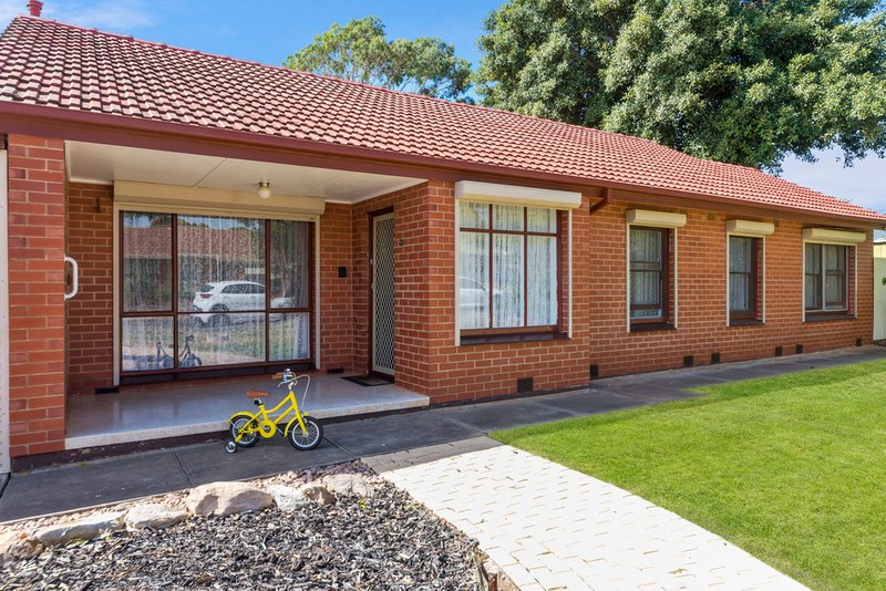 Photo - 25 Beaminster Road, Elizabeth Park SA 5113 - Image 2