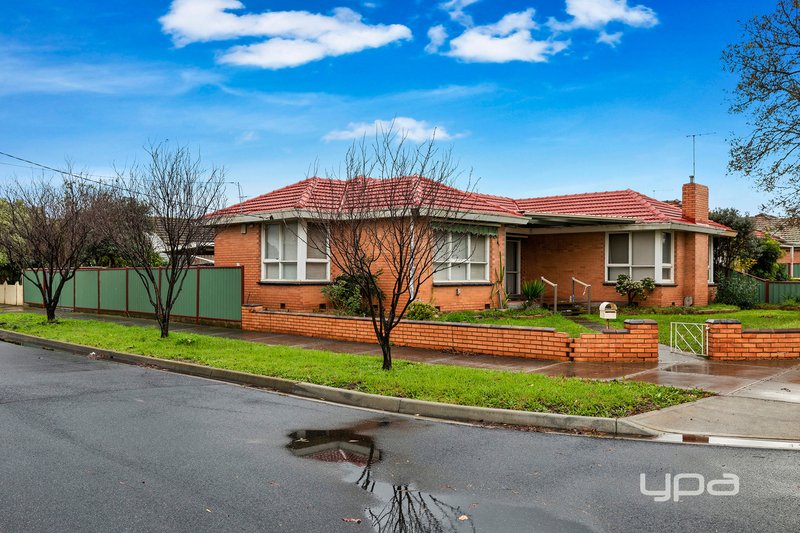 Photo - 25 Beaver Street, St Albans VIC 3021 - Image 2