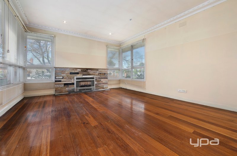 Photo - 25 Beaver Street, St Albans VIC 3021 - Image 3