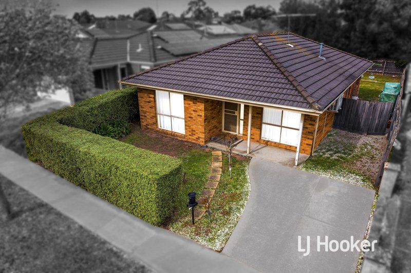 25 Bellbrae Crescent, Cranbourne West VIC 3977