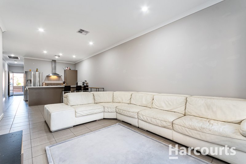 Photo - 25 Bellini Gardens, Alkimos WA 6038 - Image 8