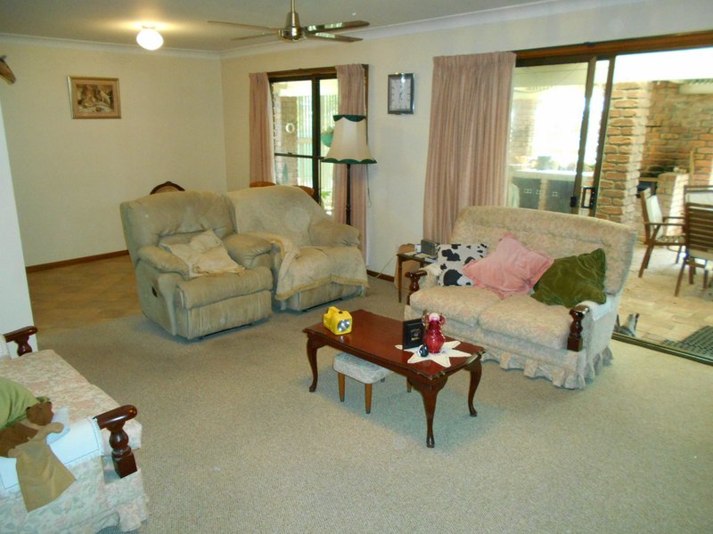 Photo - 25 Bellmere Road, Bellmere QLD 4510 - Image 5