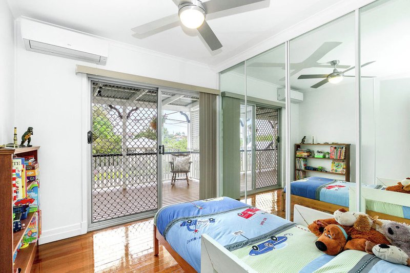 Photo - 25 Belloy Street, Wavell Heights QLD 4012 - Image 15