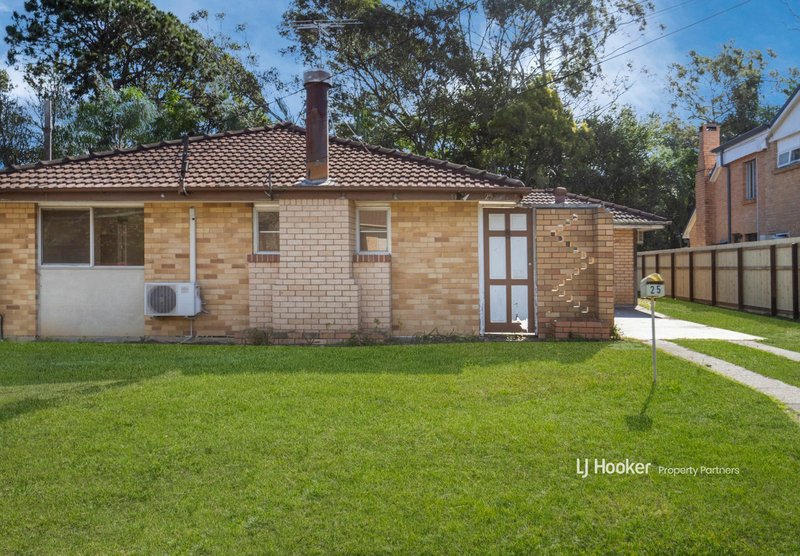 Photo - 25 Benaud Street, Macgregor QLD 4109 - Image 2