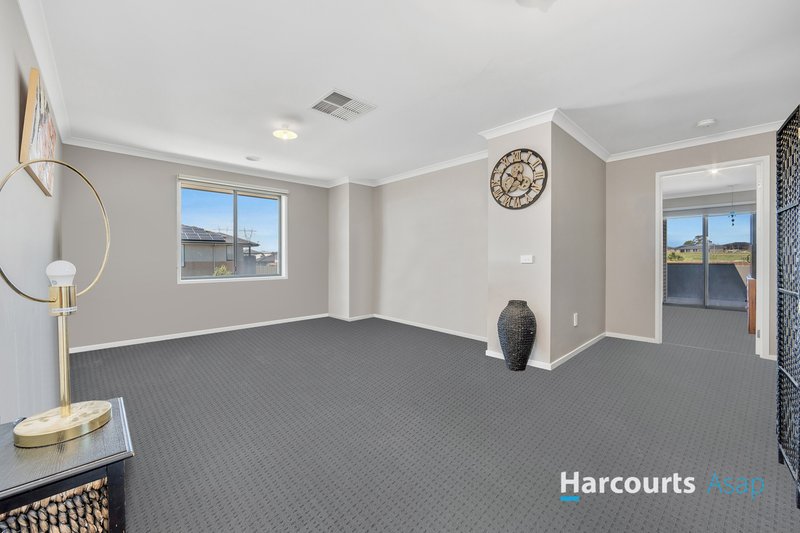 Photo - 25 Bernardins Street, Clyde North VIC 3978 - Image 8