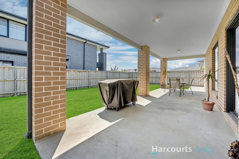 Photo - 25 Bernardins Street, Clyde North VIC 3978 - Image 15