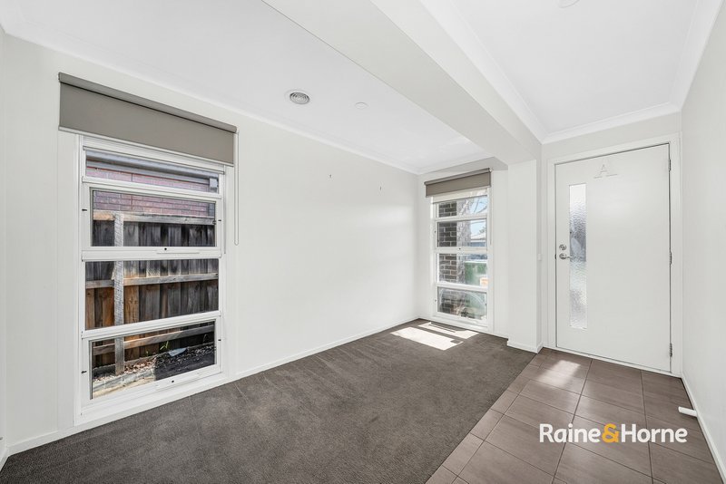 Photo - 25 Bianca Boulevard, Tarneit VIC 3029 - Image 3