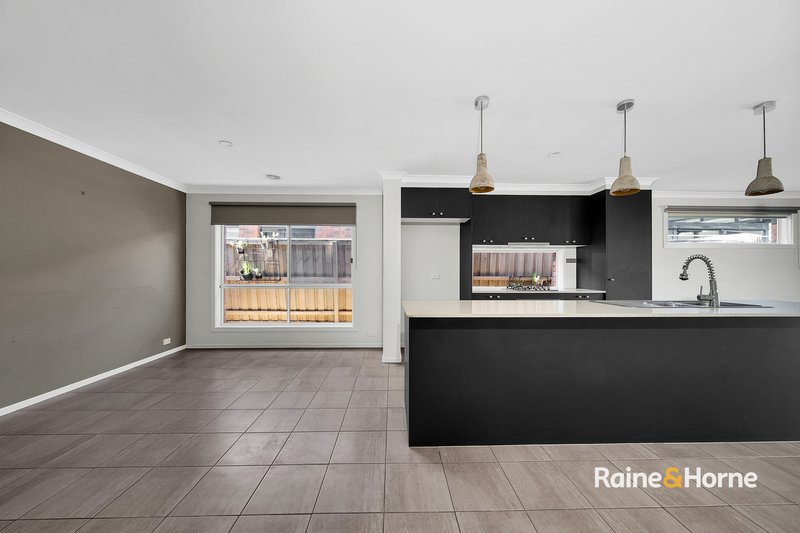 Photo - 25 Bianca Boulevard, Tarneit VIC 3029 - Image 6