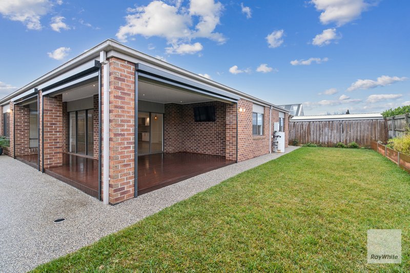 Photo - 25 Birchgrove Way, Taylors Hill VIC 3037 - Image 10