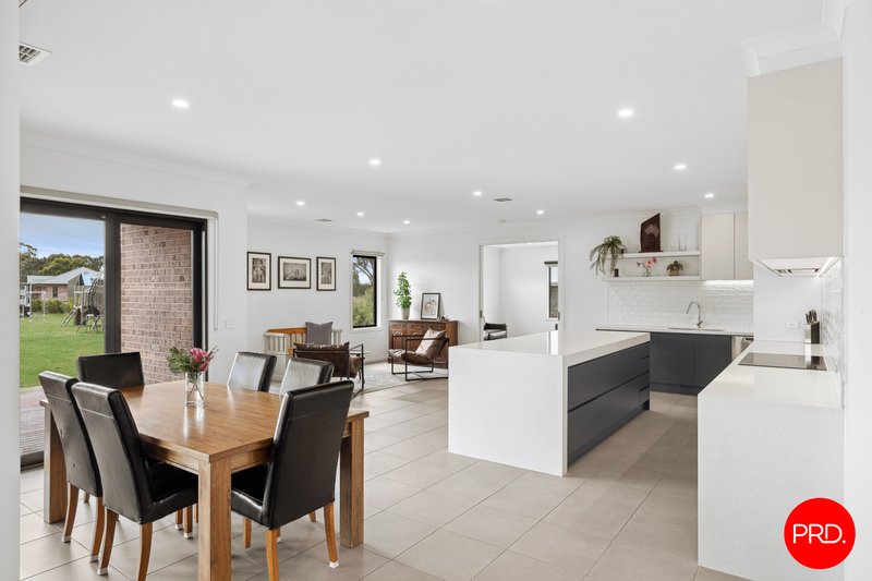 Photo - 25 Blanchfield Drive, Kyneton VIC 3444 - Image 5