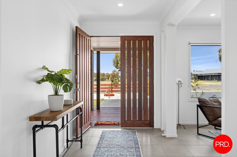 Photo - 25 Blanchfield Drive, Kyneton VIC 3444 - Image 9
